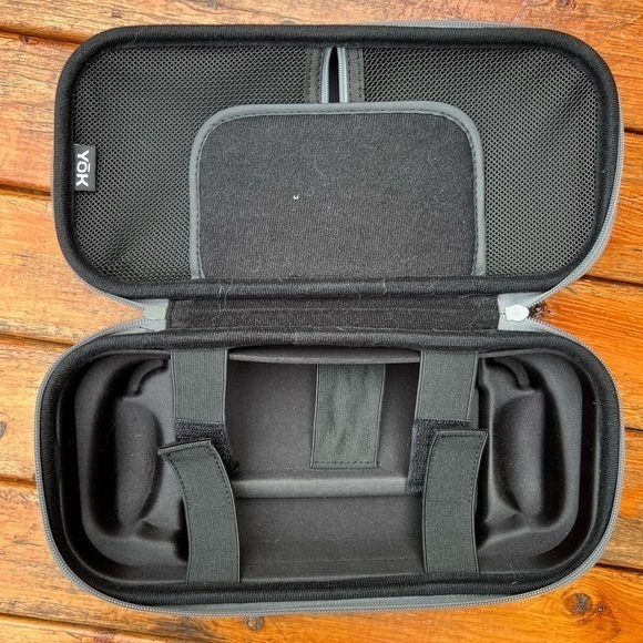 Nintendo switch carrying case. Like new. Excellent condition. - Picture 1 of 5